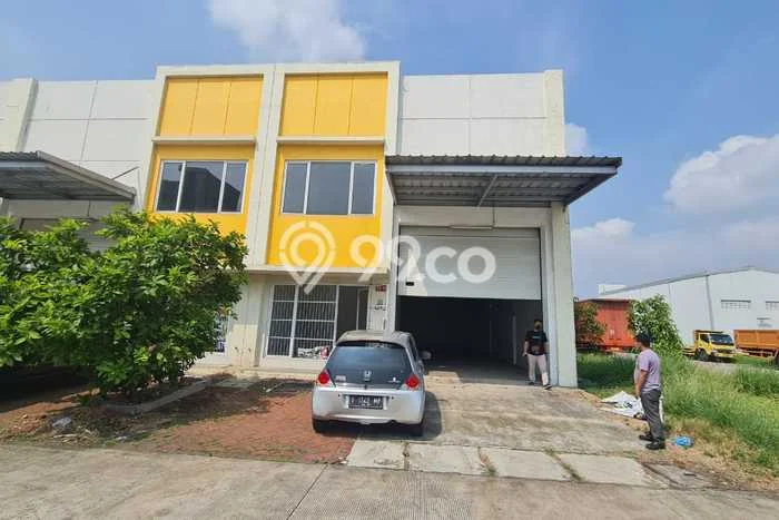 Unit Gudang Disewa Lokasi Karawang Barat, Karawang Spesifikasi Luas Bangunan 280m2 Unit Gudang Disewa Lokasi Karawang Barat, Karawang Spesifikasi Luas Bangunan 280m2