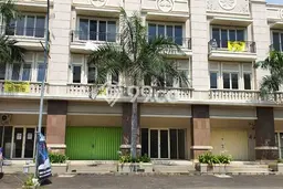 Disewakan Ruko komersial di Karawang Barat luas bangunan 225m2 Disewakan Ruko komersial di Karawang Barat luas bangunan 225m2