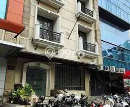 Ruko paling strategis disewakan di Kebayoran Baru Jakarta Selatan Ruko paling strategis disewakan di Kebayoran Baru Jakarta Selatan