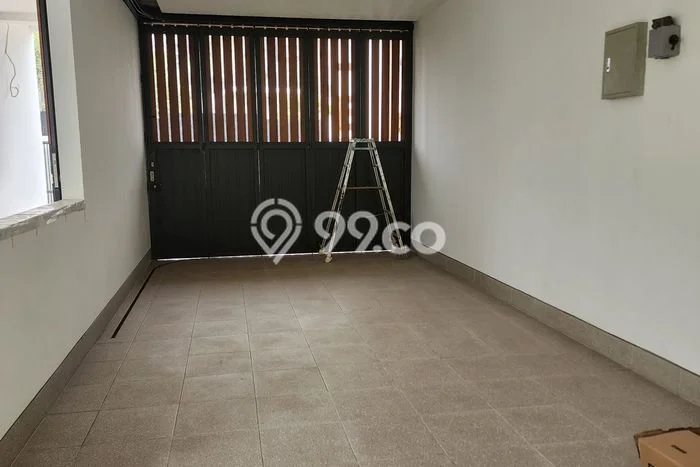 Rumah Mewah LB 330m2 Siap Huni Desain Elegan di Setiabudi, Bandung Rumah Mewah LB 330m2 Siap Huni Desain Elegan di Setiabudi, Bandung