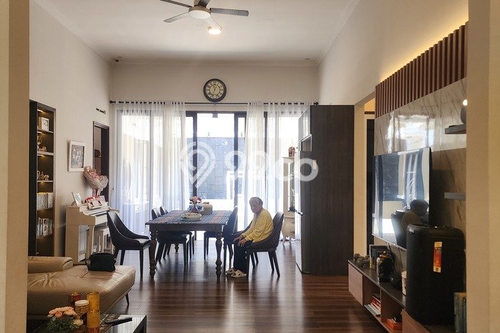 Rumah Mewah LB 240m2 Siap Huni Desain Elegan di Kota Baru Parahyangan, Bandung Rumah Mewah LB 240m2 Siap Huni Desain Elegan di Kota Baru Parahyangan, Bandung