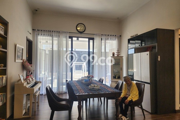 Rumah Mewah LB 240m2 Siap Huni Desain Elegan di Kota Baru Parahyangan, Bandung Rumah Mewah LB 240m2 Siap Huni Desain Elegan di Kota Baru Parahyangan, Bandung