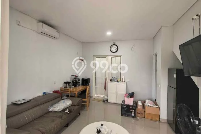 Disewakan! Rumah 2 Kamar Tidur &
2 Kamar Mandi di Wisata Bukit Mas, Surabaya Disewakan! Rumah 2 Kamar Tidur &
2 Kamar Mandi di Wisata Bukit Mas, Surabaya