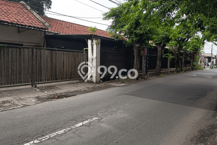 Unit Komersial Dijual di Surabaya LT 2500m2 & LB 900m2 Unit Komersial Dijual di Surabaya LT 2500m2 & LB 900m2