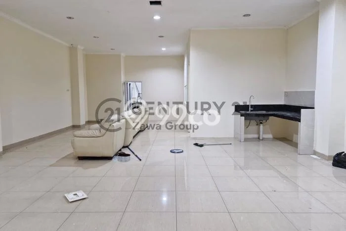 Ruko Disewa di Jakarta Utara dengan LB 500m2 Area Komersial Ramai Ruko Disewa di Jakarta Utara dengan LB 500m2 Area Komersial Ramai