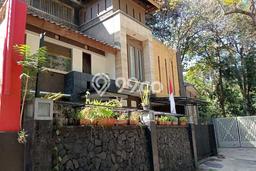 Dijual Rumah Luas Elegan Dengan View Cantik di Sarijadi, Bandung Dijual Rumah Luas Elegan Dengan View Cantik di Sarijadi, Bandung