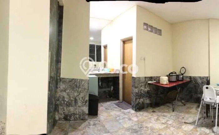 Ruko Dijual di Jakarta Pusat LT 160m2 & LB 544m2 Lokasi Terbaik! Ruko Dijual di Jakarta Pusat LT 160m2 & LB 544m2 Lokasi Terbaik!