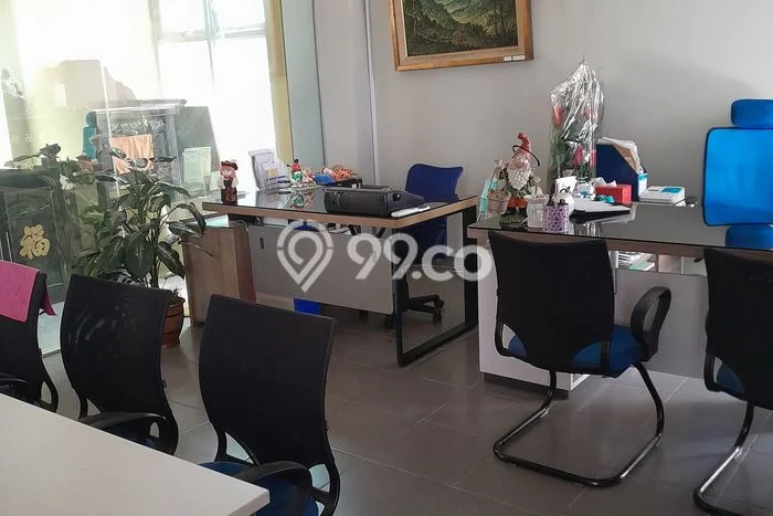 Unit Gudang Disewakan di Kapuk Kamal di Area Ramai & Strategis Unit Gudang Disewakan di Kapuk Kamal di Area Ramai & Strategis