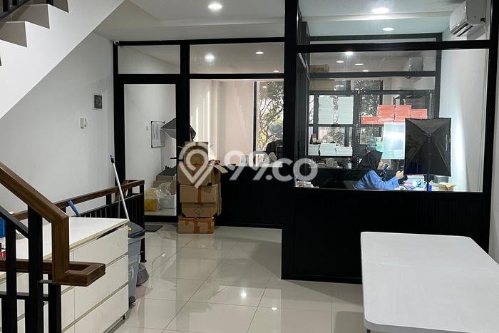 Ruko Dijual di Prime Area Jakarta Barat Luas 90m2 Ruko Dijual di Prime Area Jakarta Barat Luas 90m2