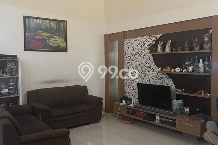 HARGA TERBAIK! Rumah Premium di Singgasana, Luas 200m² Bangunan 300m² HARGA TERBAIK! Rumah Premium di Singgasana, Luas 200m² Bangunan 300m²