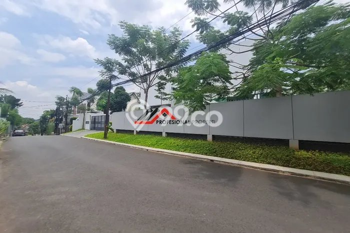 Ready to Use! Luxury House LT 1070m2 Desain Modern di Ampera Ready to Use! Luxury House LT 1070m2 Desain Modern di Ampera