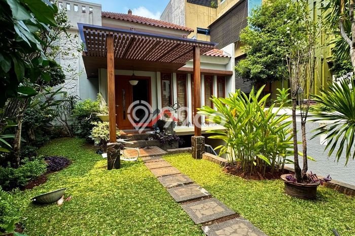 Rumah Elit Modern Tanpa Renovasi di Kemang Jakarta Selatan Rumah Elit Modern Tanpa Renovasi di Kemang Jakarta Selatan