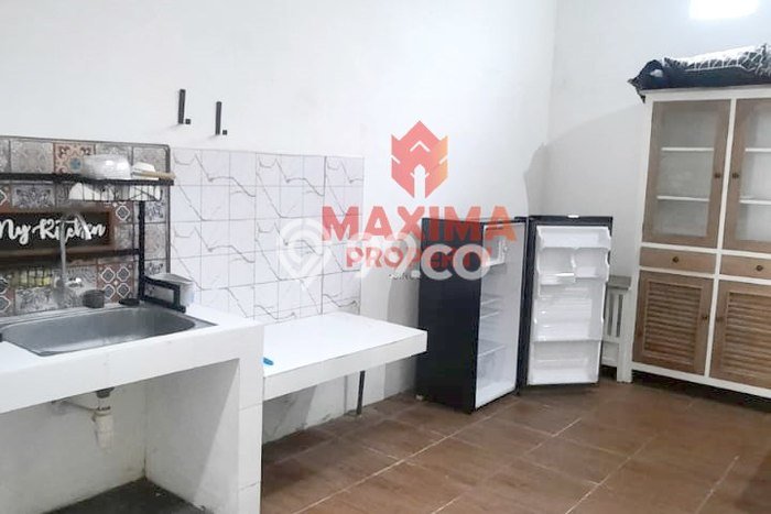 Disewakan! Rumah 3 Kamar Tidur &
2 Kamar Mandi di Sambiroto, Semarang Disewakan! Rumah 3 Kamar Tidur &
2 Kamar Mandi di Sambiroto, Semarang