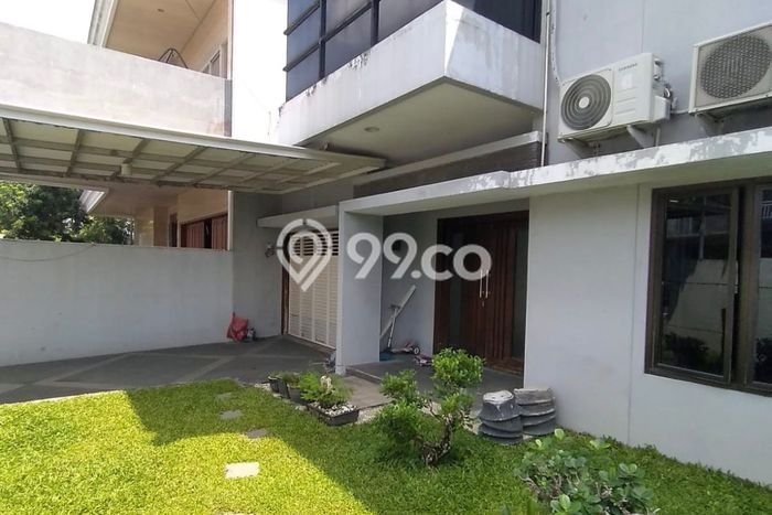 Dijual Cepat Rumah Bagus Siap Huni LB 200m2 di Wiyung, Surabaya Dijual Cepat Rumah Bagus Siap Huni LB 200m2 di Wiyung, Surabaya