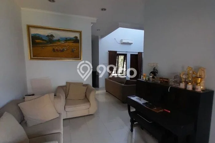 Dijual Cepat Rumah Bagus Siap Huni LB 200m2 di Wiyung, Surabaya Dijual Cepat Rumah Bagus Siap Huni LB 200m2 di Wiyung, Surabaya
