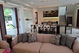 Jual Rumah Mewah Elegan Dengan View Eksklusif di Graha, Surabaya Jual Rumah Mewah Elegan Dengan View Eksklusif di Graha, Surabaya