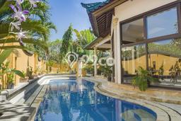 Vila Strategis Kawasan , Luas 322m2m², Dekat ke beragam keperluan Vila Strategis Kawasan , Luas 322m2m², Dekat ke beragam keperluan