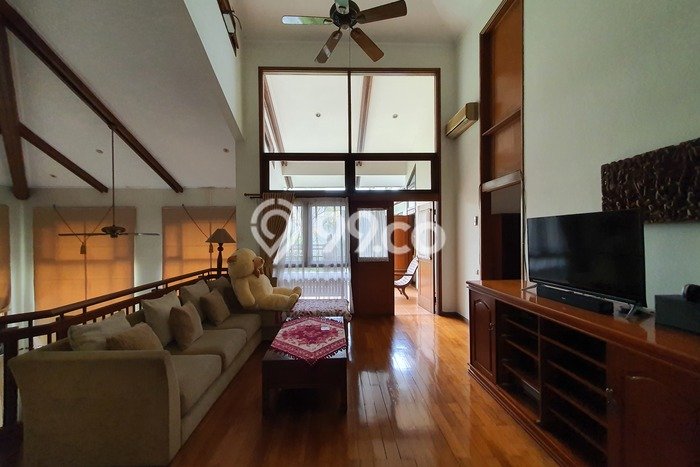 Jual Rumah Mewah Elegan Dengan View Cantik di BSD Bukit Golf, Tangerang Jual Rumah Mewah Elegan Dengan View Cantik di BSD Bukit Golf, Tangerang