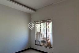 Jual Rumah Eksklusif 2 KT di Taman Holis Indah, Bandung Jual Rumah Eksklusif 2 KT di Taman Holis Indah, Bandung