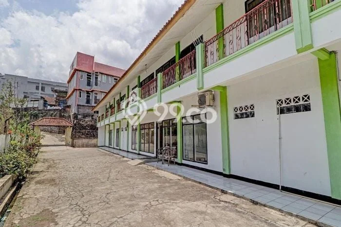 Rumah Terawat LT 1145m² / LB 1000m² di Kawasan Komersial Jatinangor, Sumedang Rumah Terawat LT 1145m² / LB 1000m² di Kawasan Komersial Jatinangor, Sumedang