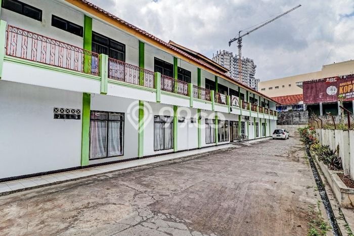 Rumah Terawat LT 1145m² / LB 1000m² di Kawasan Komersial Jatinangor, Sumedang Rumah Terawat LT 1145m² / LB 1000m² di Kawasan Komersial Jatinangor, Sumedang