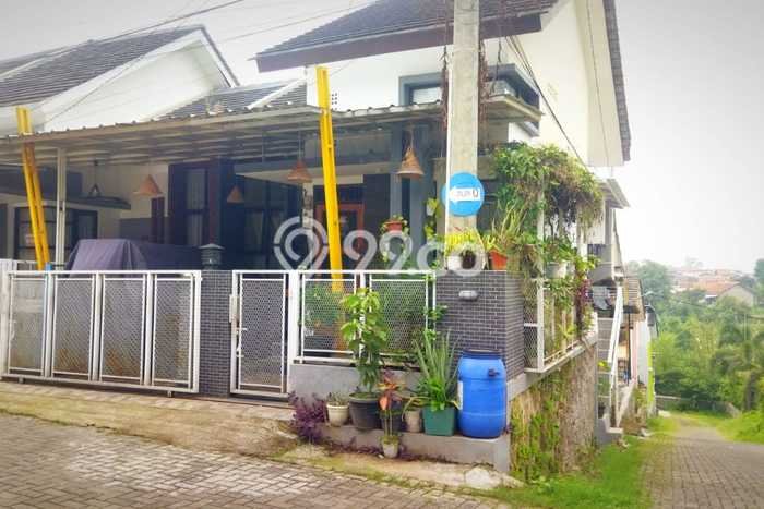 Dijual Rumah 3 Kamar Lokasi Ideal Bagus dan Strategis di Cimahi Utara Dijual Rumah 3 Kamar Lokasi Ideal Bagus dan Strategis di Cimahi Utara