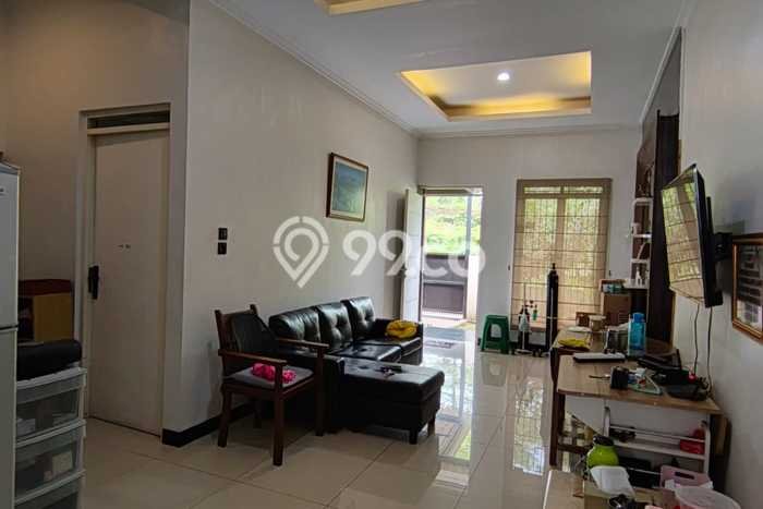 Jual Rumah Eksklusif 2 KT di Taman Holis Indah, Bandung Jual Rumah Eksklusif 2 KT di Taman Holis Indah, Bandung