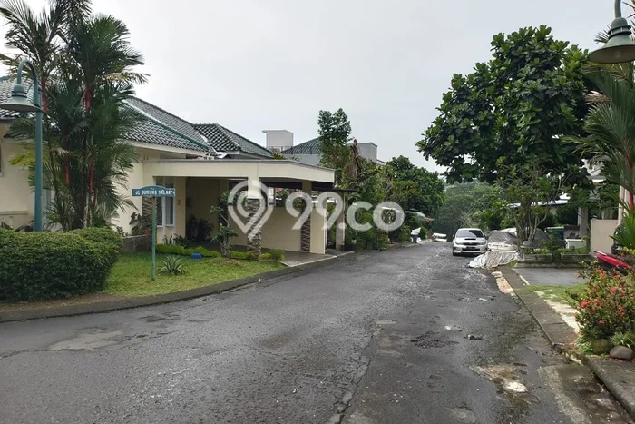For Sale! Premium House LT 261m2 Desain Elegan di Sentul City For Sale! Premium House LT 261m2 Desain Elegan di Sentul City
