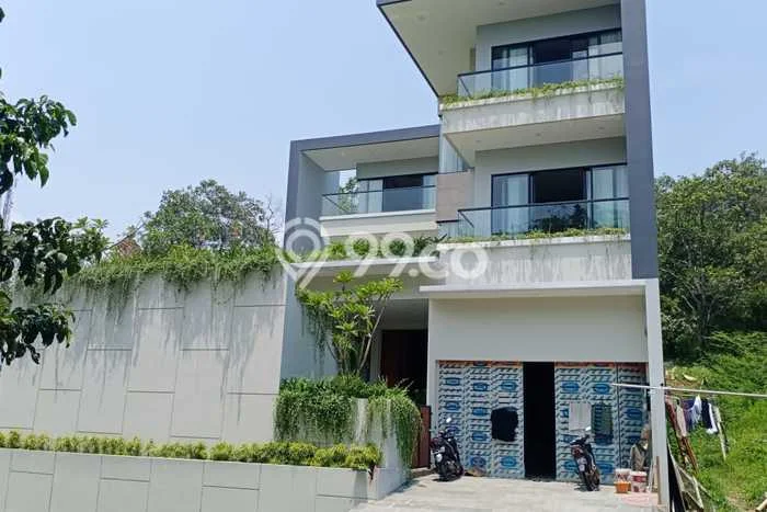 Rumah Elit LB 650m2 Siap Huni Desain Elegan di Sentul City, Bogor Rumah Elit LB 650m2 Siap Huni Desain Elegan di Sentul City, Bogor