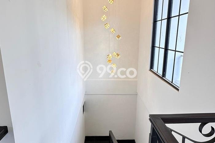Rumah Elit LB 350m2 Siap Pakai Desain Elegan di Sentul City, Bogor Rumah Elit LB 350m2 Siap Pakai Desain Elegan di Sentul City, Bogor