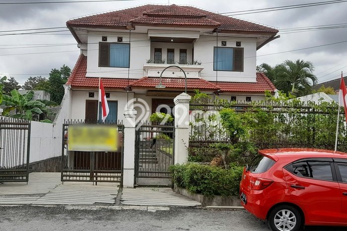 Ready to Use! Luxury House LT 681m2 Desain Elegan di Caturtunggal Ready to Use! Luxury House LT 681m2 Desain Elegan di Caturtunggal