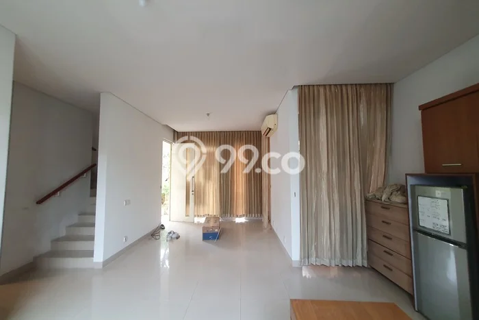 Rumah area Pakuwon Indah, 3 KT, Dekat Pusat Kota, Luas 128m2m² Bangunan 150m2m² Rumah area Pakuwon Indah, 3 KT, Dekat Pusat Kota, Luas 128m2m² Bangunan 150m2m²