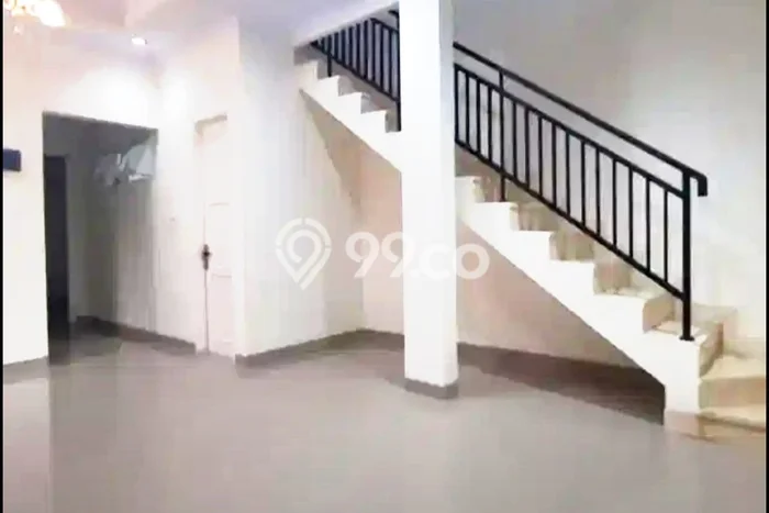 HUNIAN IMPIAN! Rumah di Tebet, 3 KT, Bebas Macet, Luas 130m2m² LB 200m2m² HUNIAN IMPIAN! Rumah di Tebet, 3 KT, Bebas Macet, Luas 130m2m² LB 200m2m²