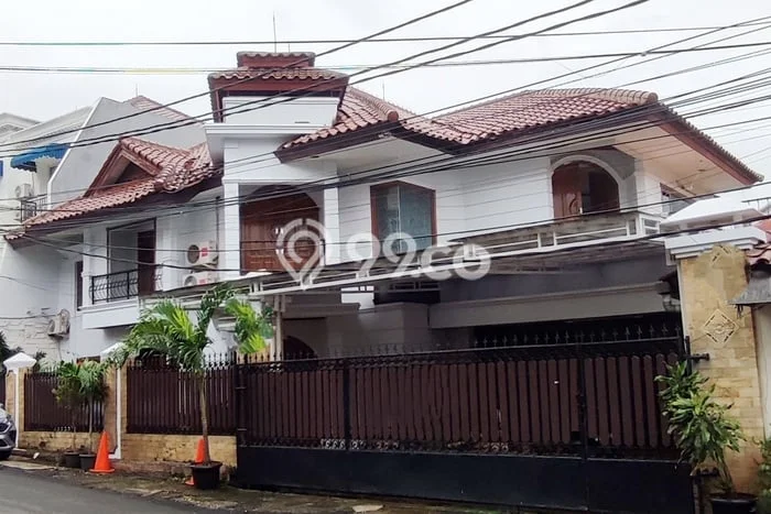 Disewakan Segera Rumah Kondisi Baik di Kawasan Tebet, Jakarta Selatan Disewakan Segera Rumah Kondisi Baik di Kawasan Tebet, Jakarta Selatan