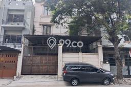 Ruko Dijual di Jakarta Pusat LT 223m2 & LB 540m2 Lokasi Terbaik! Ruko Dijual di Jakarta Pusat LT 223m2 & LB 540m2 Lokasi Terbaik!
