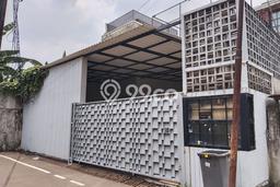 Rumah Mewah LB 400m2 Siap Pakai Desain Elegan di Bintaro, Jakarta Selatan Rumah Mewah LB 400m2 Siap Pakai Desain Elegan di Bintaro, Jakarta Selatan