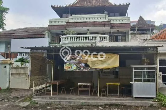 Dijual Rumah Luas Elegan Dengan View Cantik di Raya Darmo, Surabaya Dijual Rumah Luas Elegan Dengan View Cantik di Raya Darmo, Surabaya