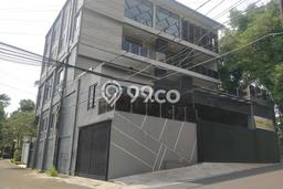 Ready to Use! Luxury House LT 326m2 Desain Elegan di Kemang Ready to Use! Luxury House LT 326m2 Desain Elegan di Kemang