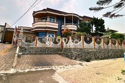 Siap Huni Hunian Elit 9 Kamar di Cipondoh Dekat ke Mana Saja Siap Huni Hunian Elit 9 Kamar di Cipondoh Dekat ke Mana Saja