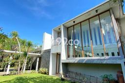 Ready to Use! Premium House LT 2425m2 Desain Modern di Pangkalan Jati Ready to Use! Premium House LT 2425m2 Desain Modern di Pangkalan Jati