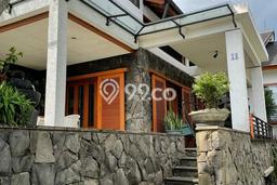 Dijual Rumah Mewah Elegan Dengan View Eksklusif di Dago, Bandung Dijual Rumah Mewah Elegan Dengan View Eksklusif di Dago, Bandung