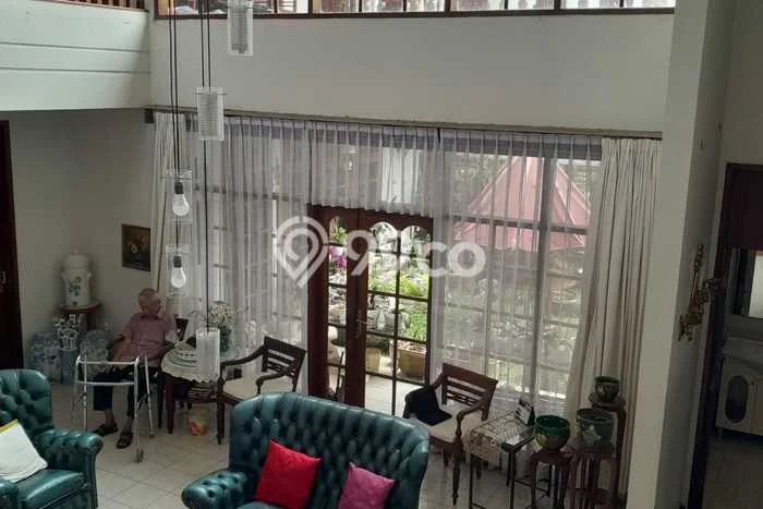 Rumah Elit Modern Tanpa Renovasi di Setra Sari Bandung Rumah Elit Modern Tanpa Renovasi di Setra Sari Bandung