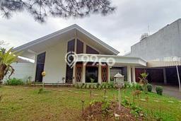 Rumah Elit LB 1000m2 Siap Pakai Desain Elegan di Hegarmanah, Bandung Rumah Elit LB 1000m2 Siap Pakai Desain Elegan di Hegarmanah, Bandung