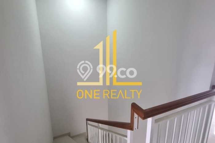 Rumah Modern 4 KT LT 120m2 di Buah Batu Rumah Modern 4 KT LT 120m2 di Buah Batu