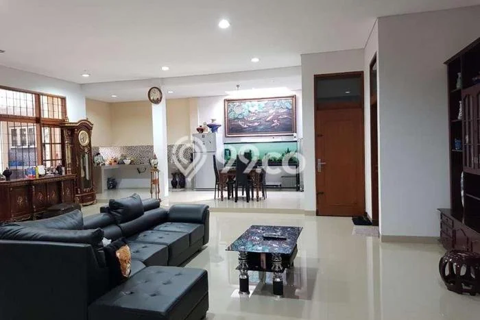Rumah Elit LB 300m2 Siap Pakai Desain Elegan di Pasteur, Bandung Rumah Elit LB 300m2 Siap Pakai Desain Elegan di Pasteur, Bandung
