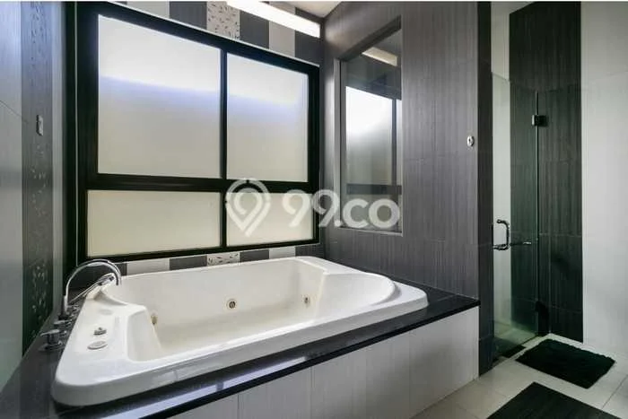 SEWA TERBAIK! Vila Kawasan , Luas 428m2m², Kawasan Asri SEWA TERBAIK! Vila Kawasan , Luas 428m2m², Kawasan Asri
