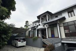 Rumah Luxury Modern Tanpa Renovasi di Ampera Jakarta Selatan Rumah Luxury Modern Tanpa Renovasi di Ampera Jakarta Selatan