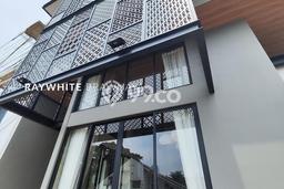 Dijual Rumah Premium dengan Fasilitas Sekitar Lengkap di Kebayoran Baru, Jakarta Selatan Dijual Rumah Premium dengan Fasilitas Sekitar Lengkap di Kebayoran Baru, Jakarta Selatan