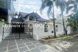 Siap Huni Rumah Mewah 3 Kamar di Kebayoran Baru Dekat ke Mana Pun Siap Huni Rumah Mewah 3 Kamar di Kebayoran Baru Dekat ke Mana Pun