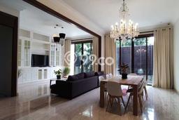 Hunian Minimalis Untuk Disewakan di Kemang Jakarta Selatan 3 KT & 3 KM Hunian Minimalis Untuk Disewakan di Kemang Jakarta Selatan 3 KT & 3 KM